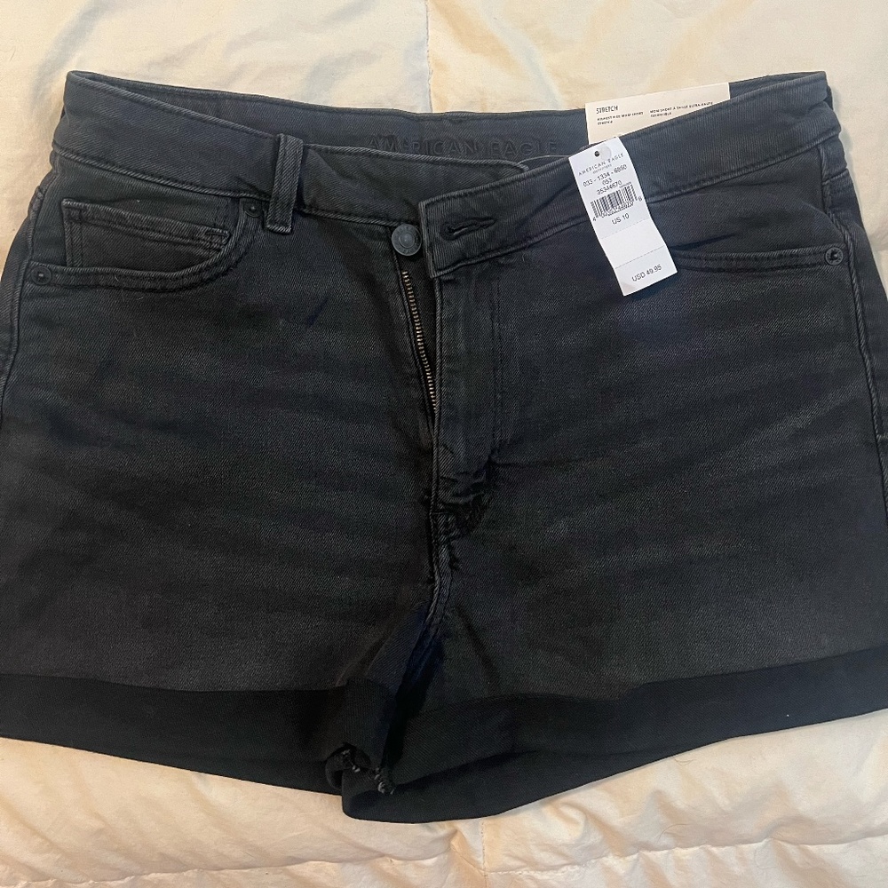 NWT Highest Rise Mom Short American Eagle Size 10 Black